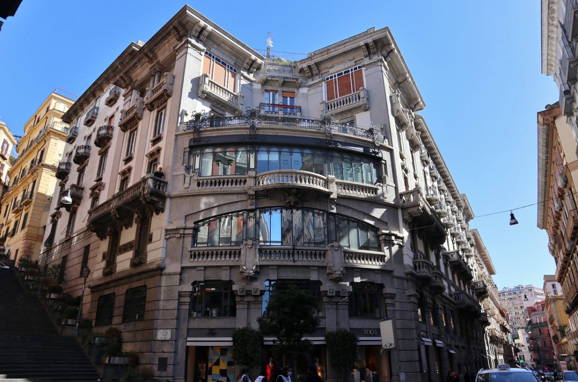 palazzo mannajuolo napoli