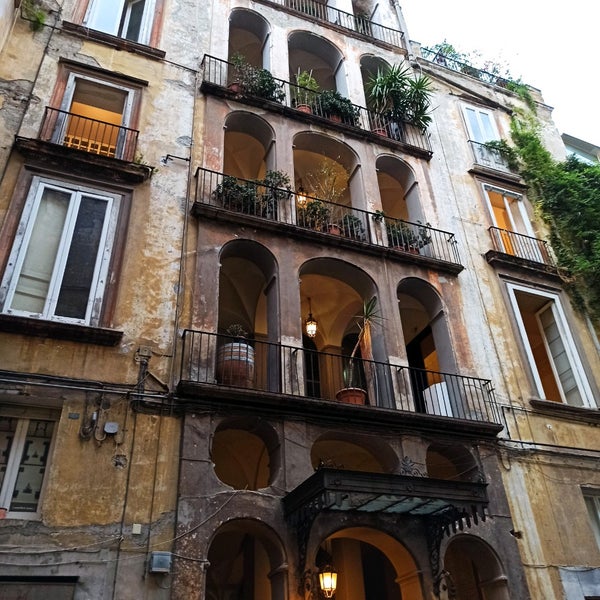 palazzo venezia napoli