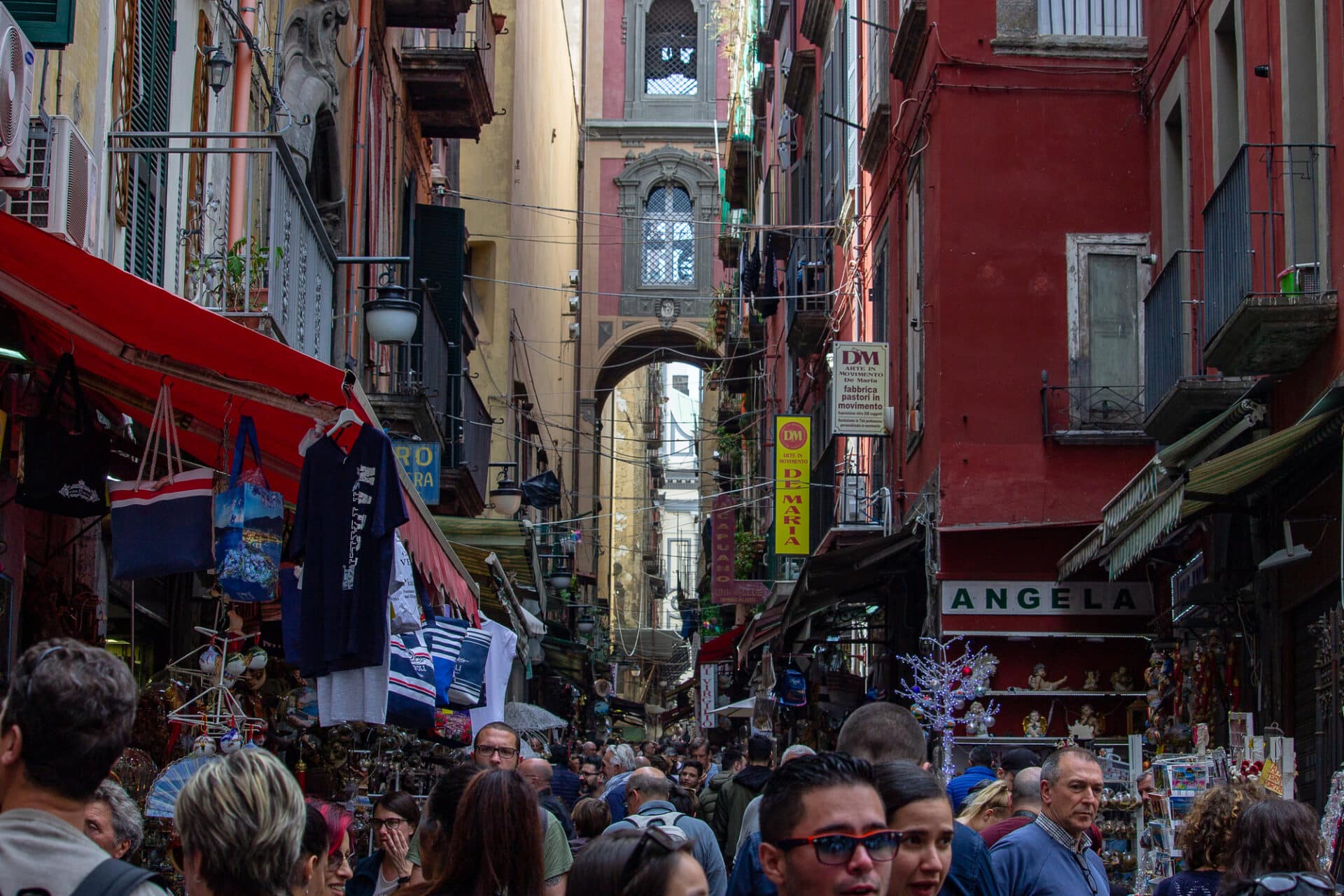 san gregorio armeno la strada dei presepi di napoli