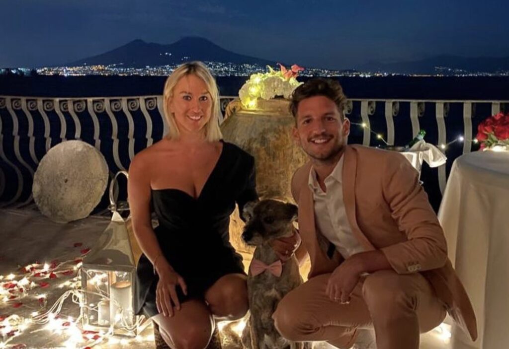 Dries Mertens e Katrin Kerkhofs a napoli sul terrazzo di palazzo donna anna