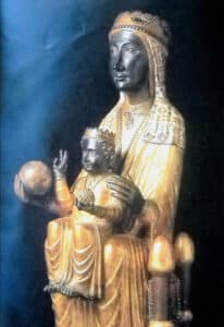 la madonna nera della chiesa di santa maria di monserrato a napoli