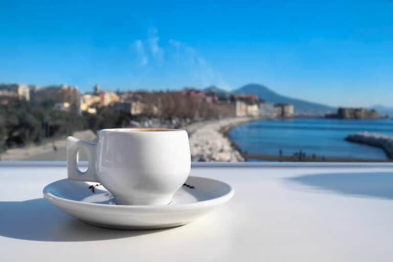 napoli caffe pagato sospeso tradizione
