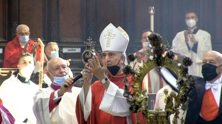 san gennaro ha fatto il miracolo vescovo battaglia
