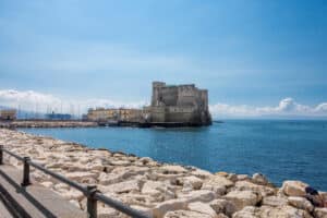 castel dell'ovo lungomare di napoli