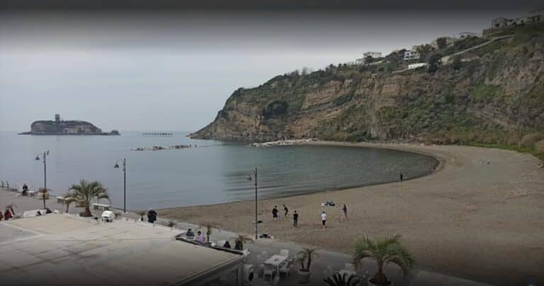 la leggenda della spiaggia di acquamorta a monte di procida