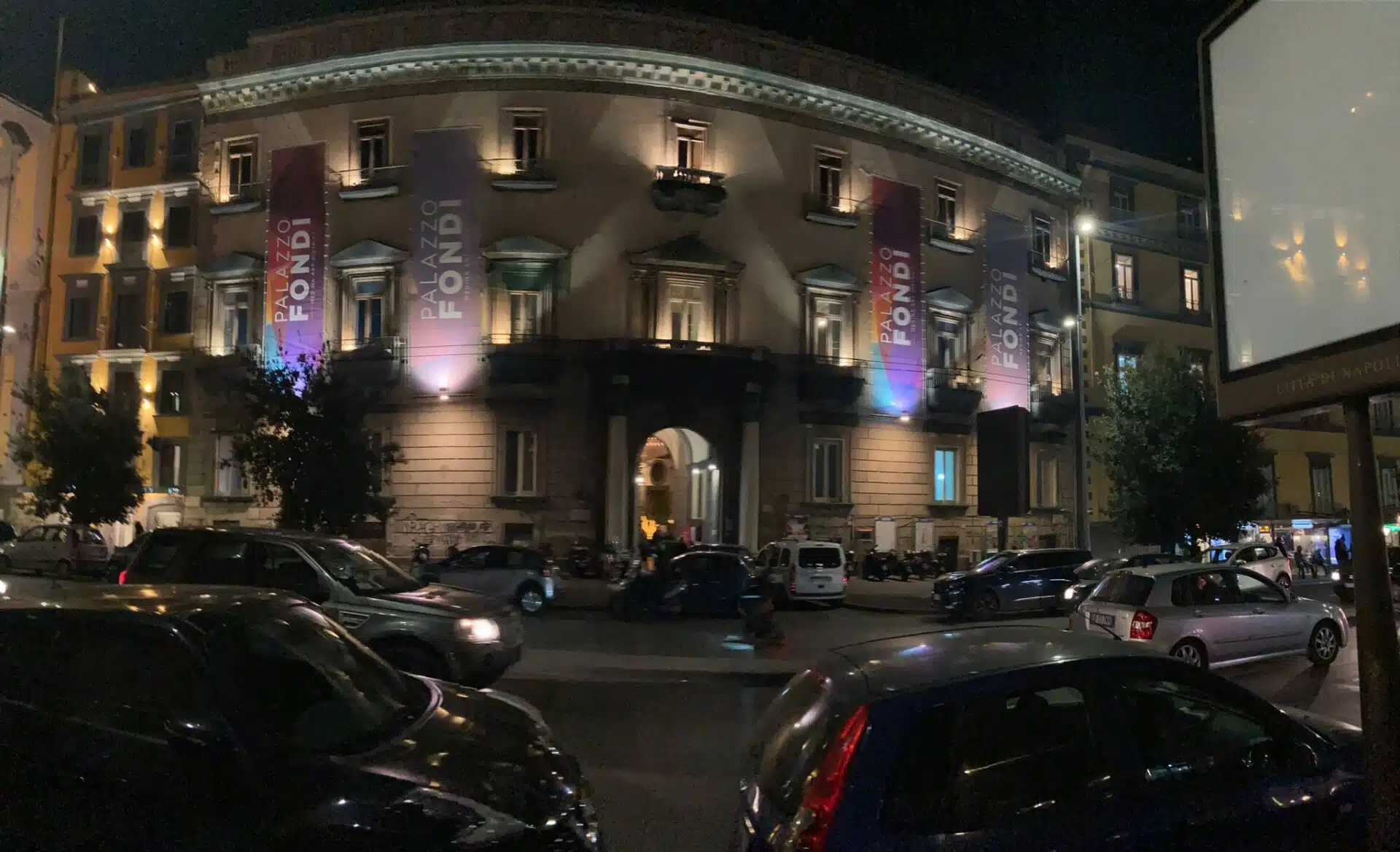 palazzo fondi napoli