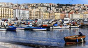 la zona di mergellina a napoli