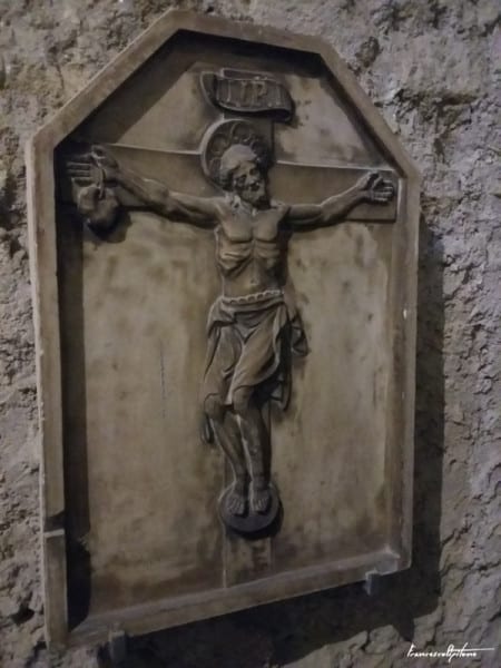 crocifisso lapidato petriato che avette na preta nfaccia sant aniello a caponapoli