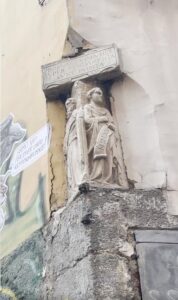 statua profundissima fiume sebeto via san sebastiano napoli misteriosa