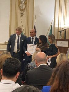 il presidente istituto cultura meridionale avvocato famiglietti con sileno candelaresi presidente leone d oro venezia