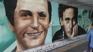 alighiero noschese nella stazione della vesuviana di san giorgio a cremano