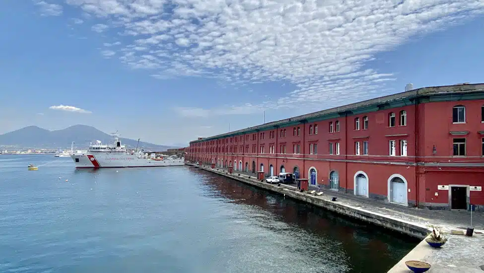 molo san vincenzo napoli mare fuori