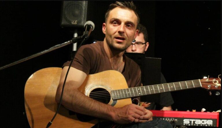 napoli è della gente testo cristian vollaro