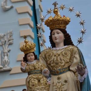 statua della madonna della neve